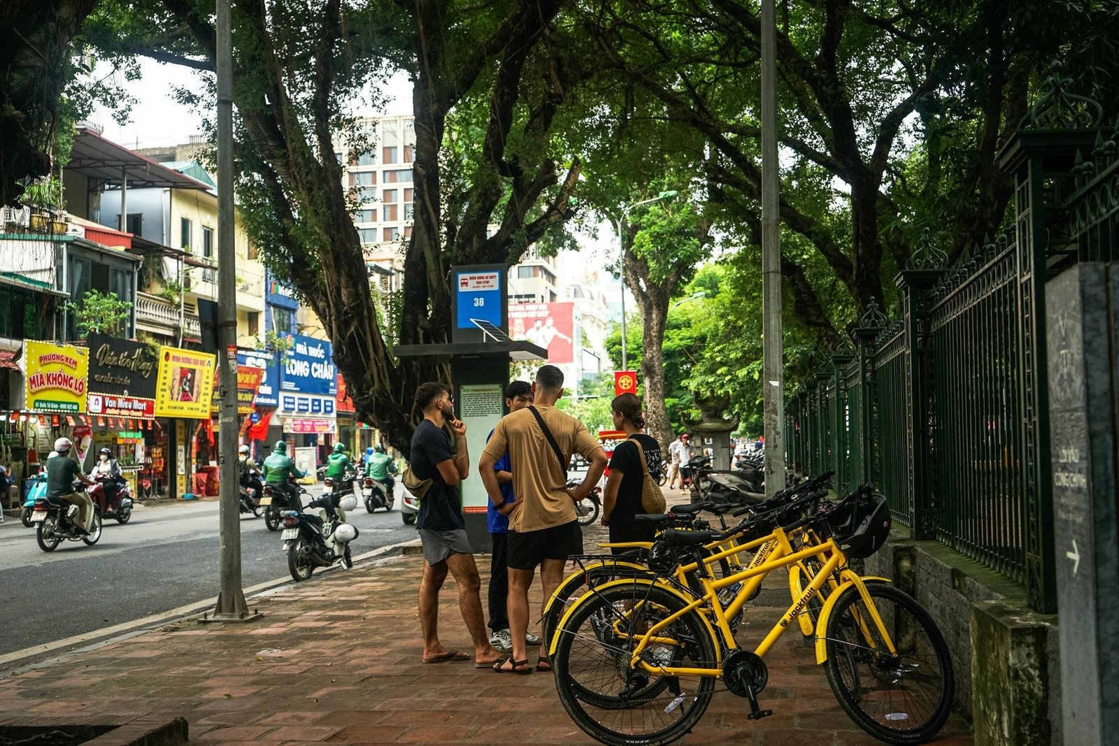 Hanoi City Bicycle Tour 1 Day